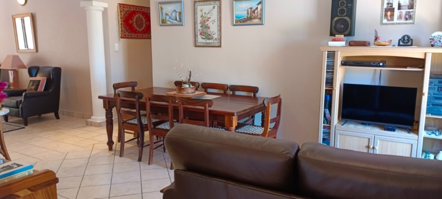 3 Bedroom Property for Sale in Chanteclair Western Cape